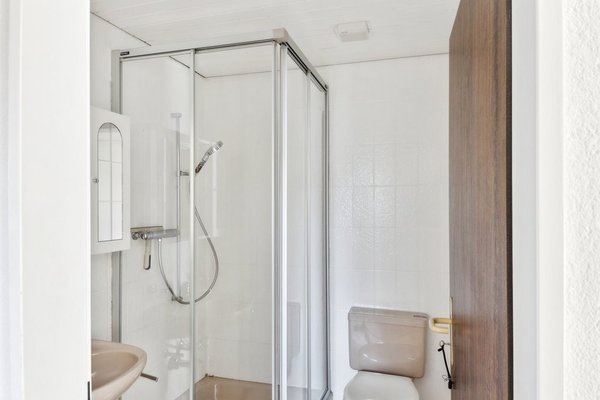 Badezimmer mit Dusche