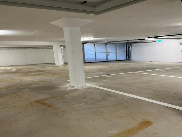 Einfahrt Einstellhalle