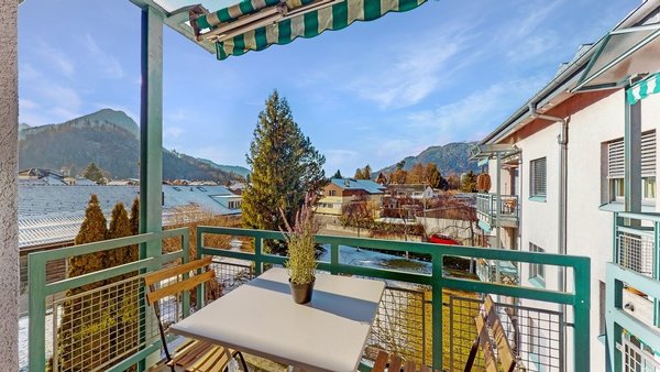 4-Zimmer-Wohnung-in-Matten-bei-Interlaken-Balkon.jpg
