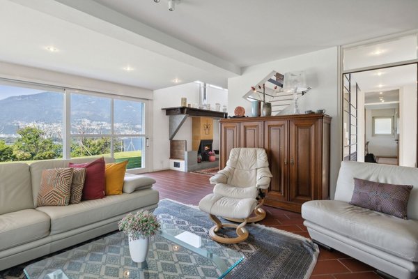 Wohnzimmer mit Seesicht