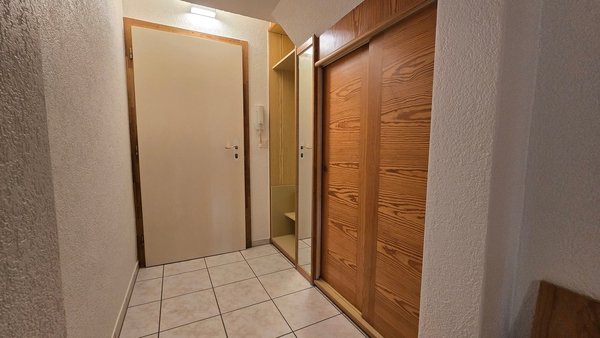 Eingangsbereich mit Einbauschränken