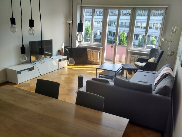 Wohnzimmer inkl kleiner Balkon