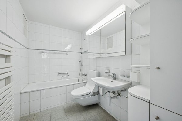 Badezimmer mit Badewanne