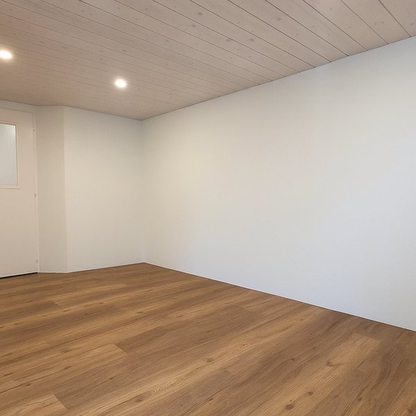 Zimmer 2 mit Einbauschränken