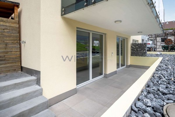 Sonnige, ausbaubare Terrasse