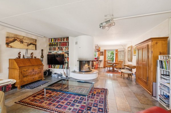 Wohnbereich mit Cheminée