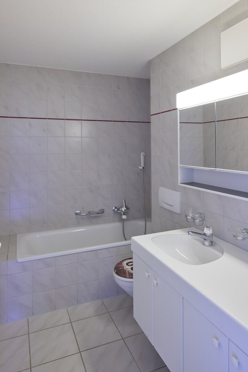 Nasszelle mit Bad Musterwohnung