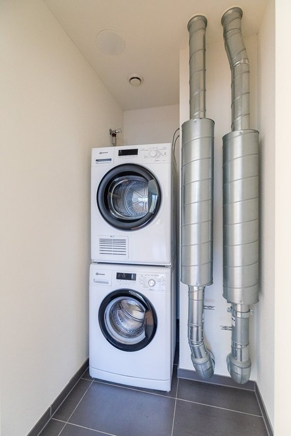 Reduit mit Waschturm 