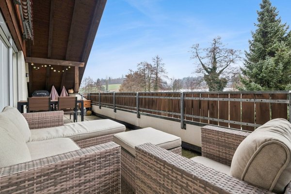 Balkon mit Weitblick ins Grüne