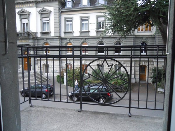Balkon Seite Spitalstrasse