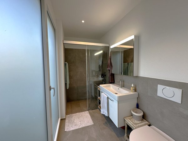 Badezimmer mit Dusche