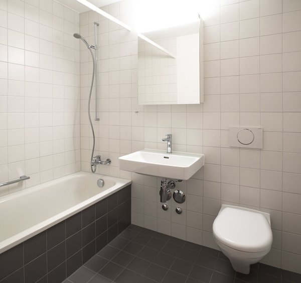 Nasszelle mit Bad - Musterfoto