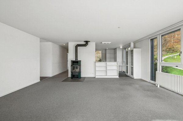 Offener und lichtdurchfluteter Wohn- und Essbereich