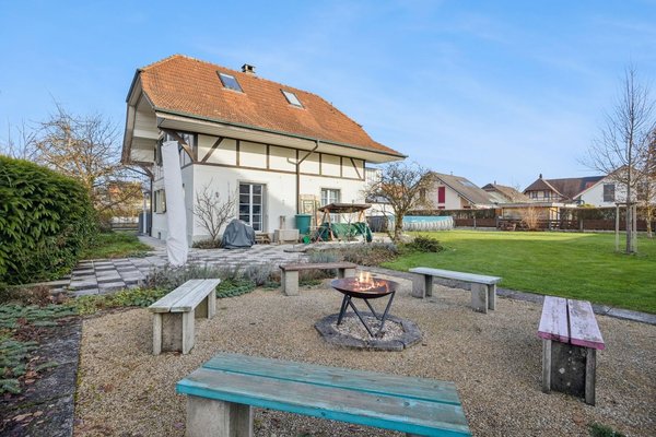 Aussenbereich mit Feuerstelle