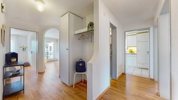 4-Zimmer-Wohnung-in-Matten-bei-Interlaken-Eingangsbereich.jpg