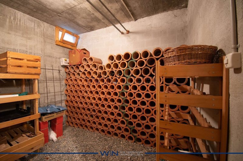 geräumiger Weinkeller