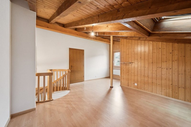 Dachbereich mit Wendeltreppe