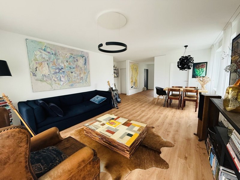 Die möblierten Fotos zeigen die Wohnung im Zustand des früheren Mieters. Vermietung erfolgt unmöbliert