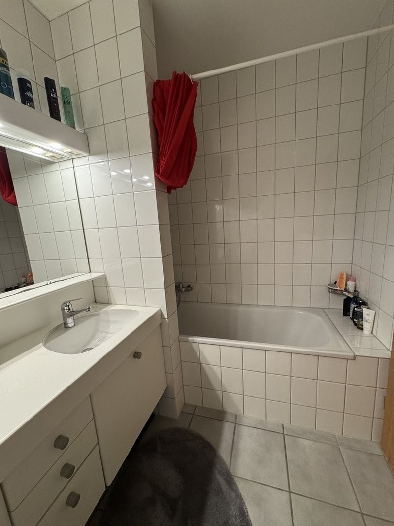 Badezimmer mit Badewanne