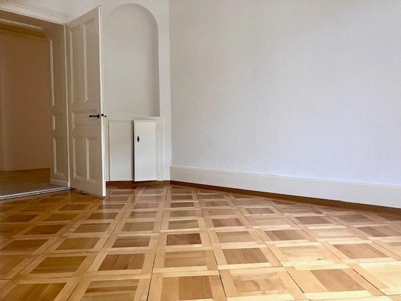 Zimmer zu Wohnzimmer