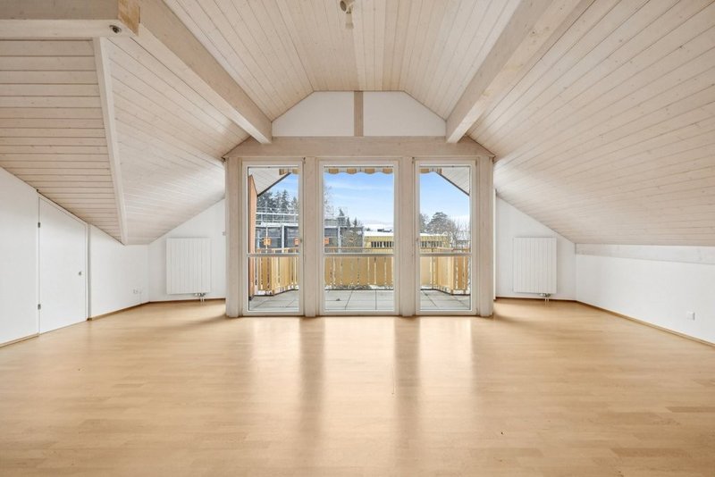 Wohnen / Essen / Balkon