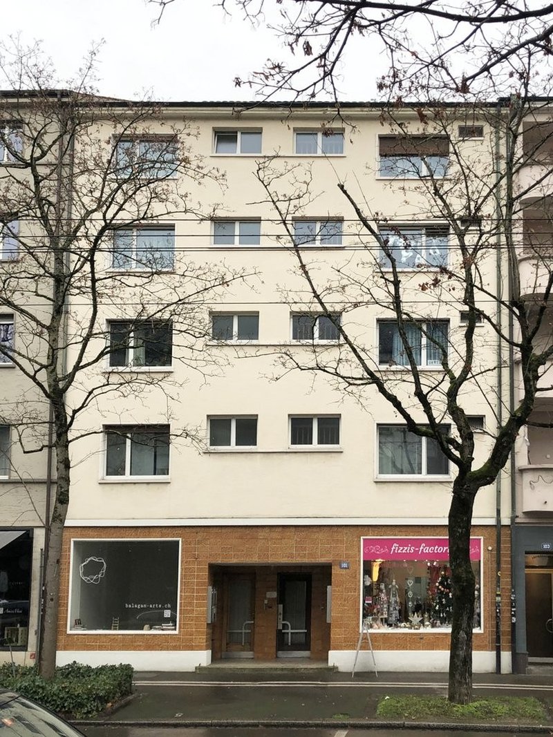 Fassade_Strassenseitig.jpg