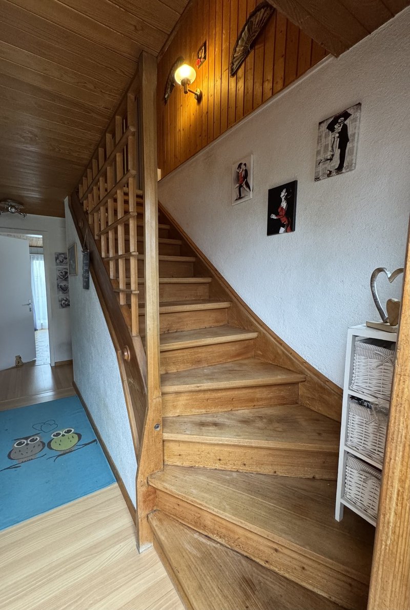 Eingang mit Treppenaufgang