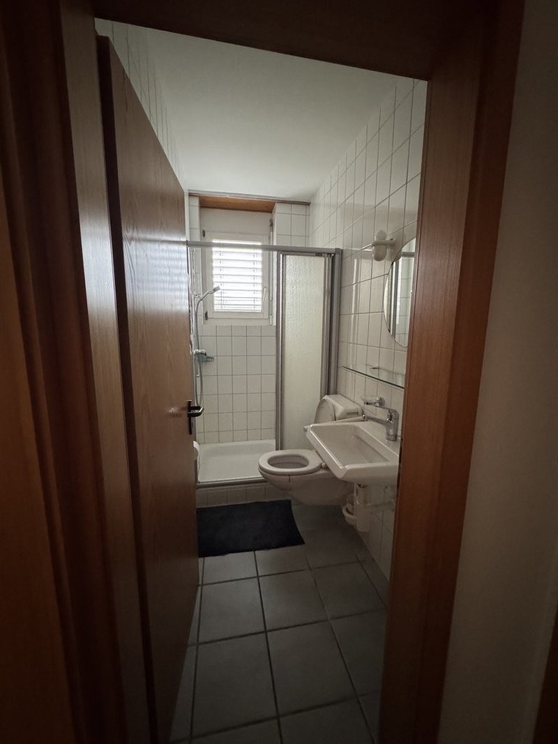 Badezimmer mit Dusche