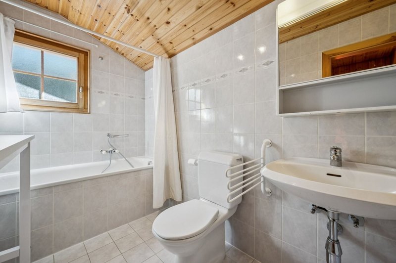 Badezimmer mit Badewanne