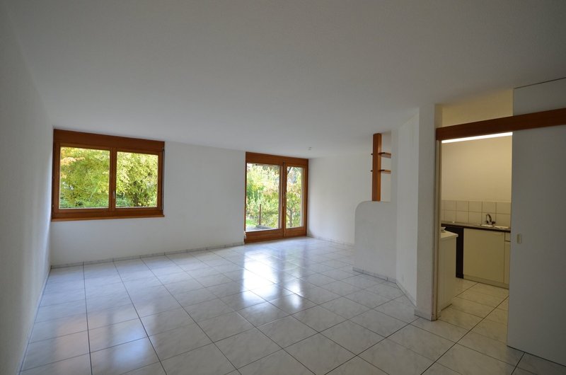 Wohnbereich mit Sicht auf Sitzplatz