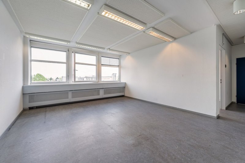 11710-10301-H15-Büro 186 im 3. OG. (9)