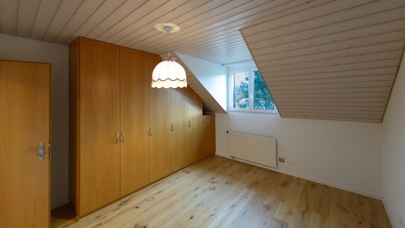 Schlafzimmer 2 mit grossem Einbauschrank