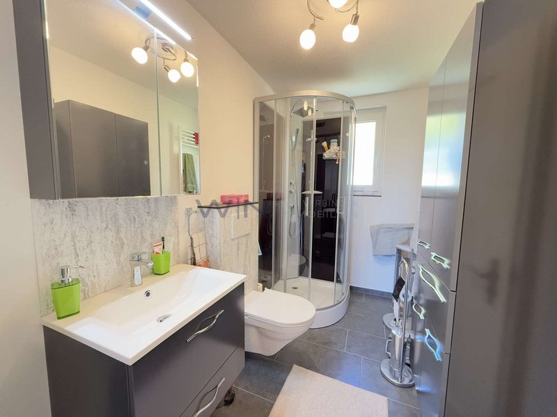 Ausgestattet mit DU/WC