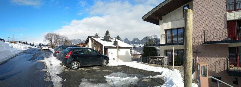 Parkplatz vor dem Haus