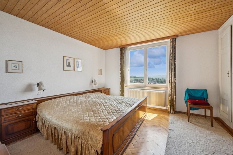 Helles Zimmer mit Aussicht