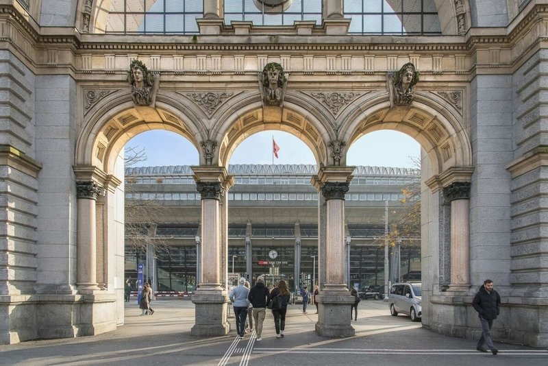 Torbogen Bahnhof Luzern
