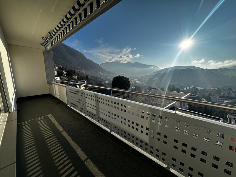 Appartamento 3.5 locali al 1° piano con 2 balconi e vista aperta - 2