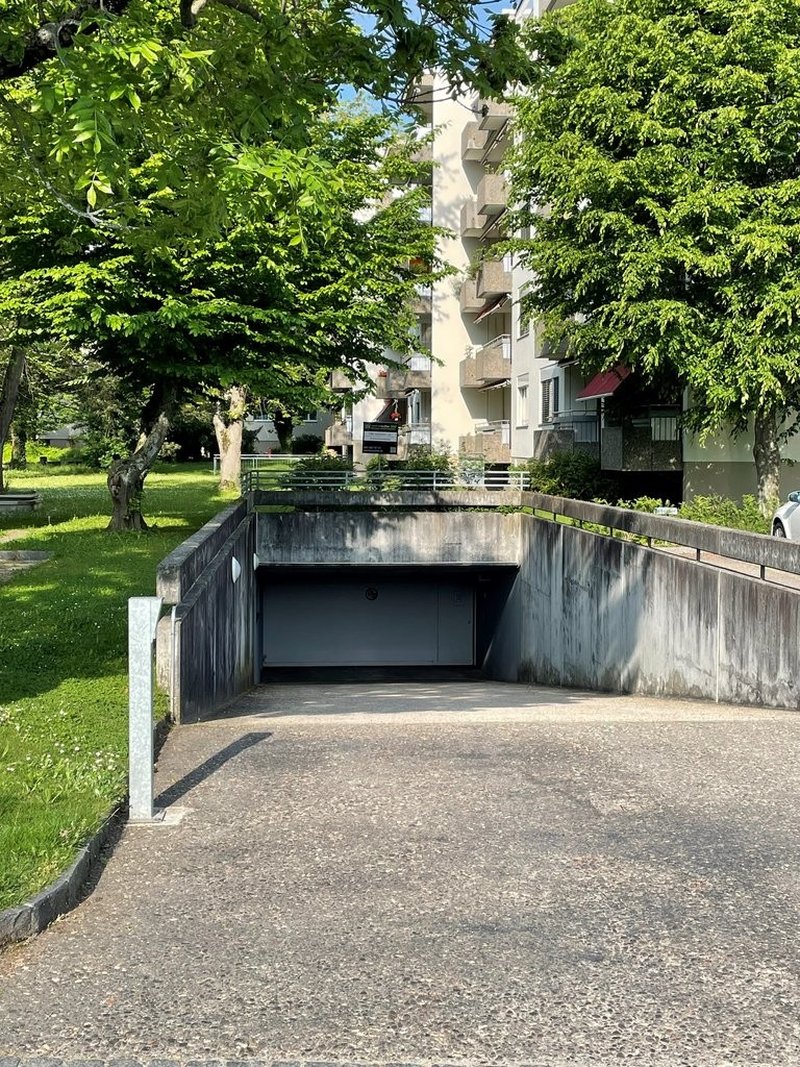 Einstellhalleneinfahrt