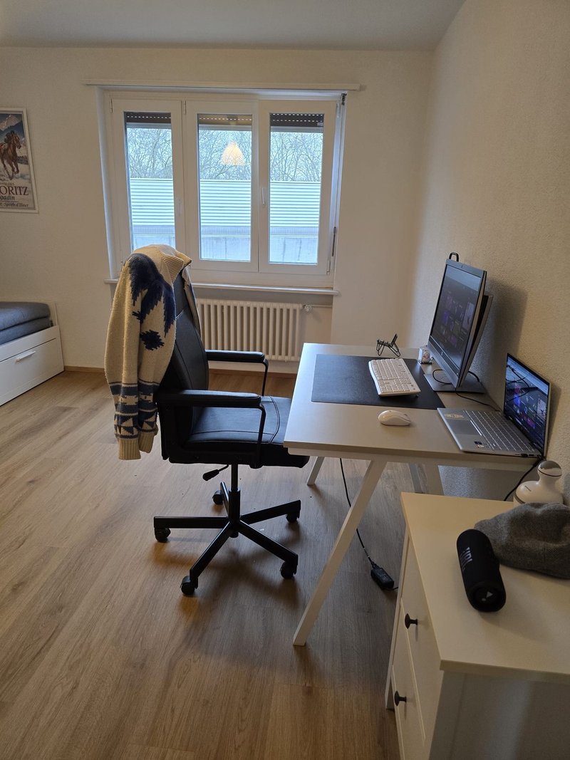 Bedroom 2 / Office