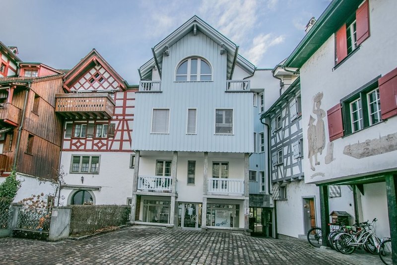 Hintereingang über Innenhof