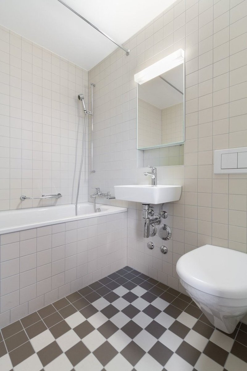 Nasszelle mit Bad - Musterfoto