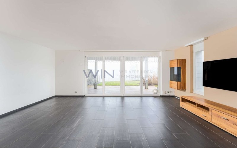 Terrasse und Garten mit Pool