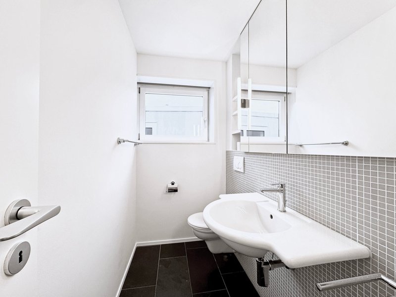 Badezimmer mit Dusche