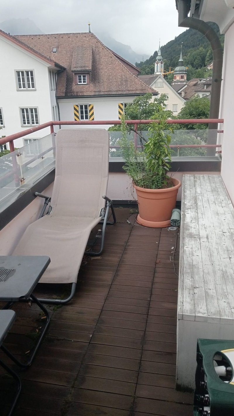 ein Balkon von fünf