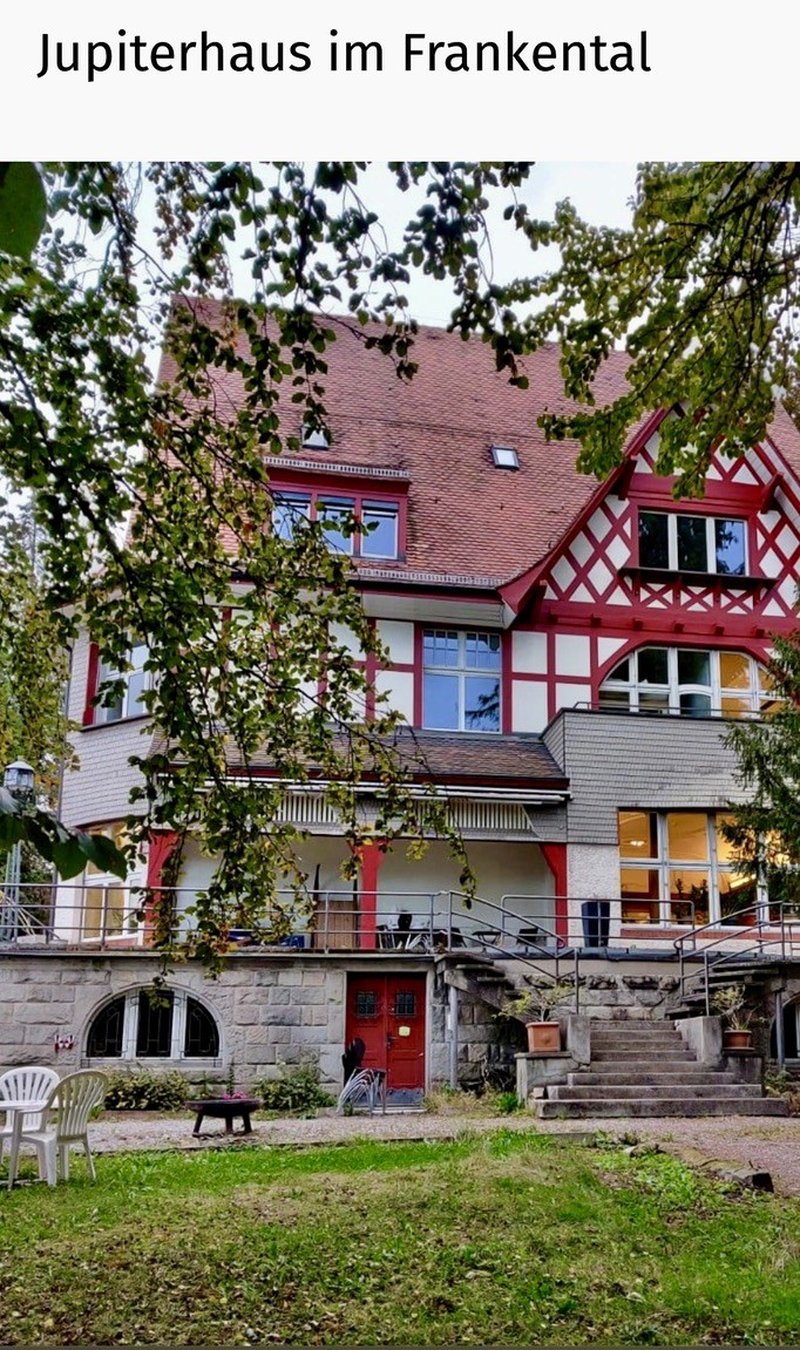 Unsere herrschaftliche Villa vom Garten aus gesehen