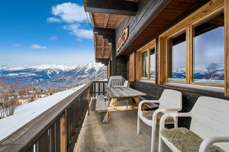 Balkon mit Bergsicht