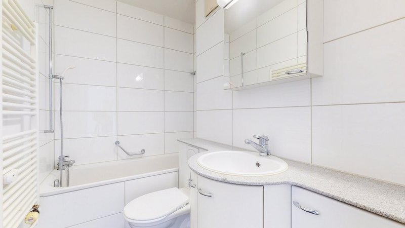 35-Zi-Whg-Laendtestrasse-51-Biel-Badezimmer.jpg