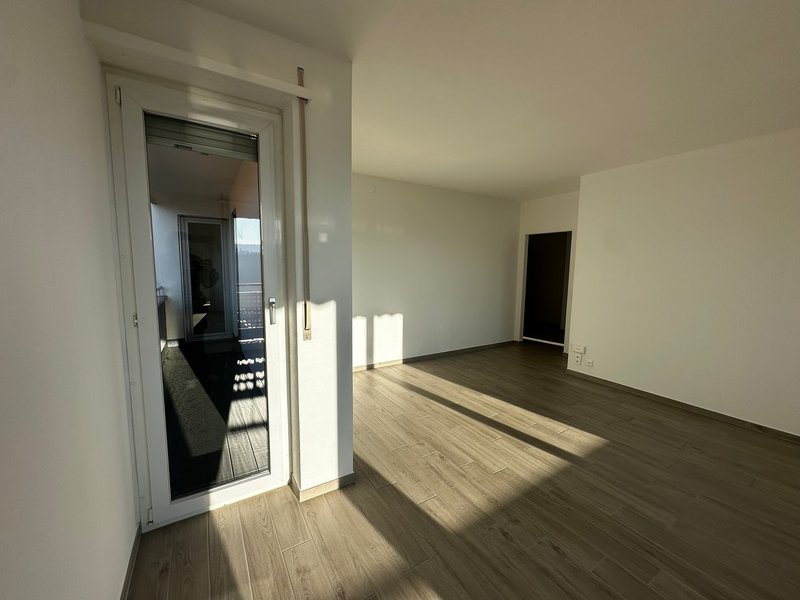 Appartamento 3.5 locali al 1° piano con 2 balconi e vista aperta - 4