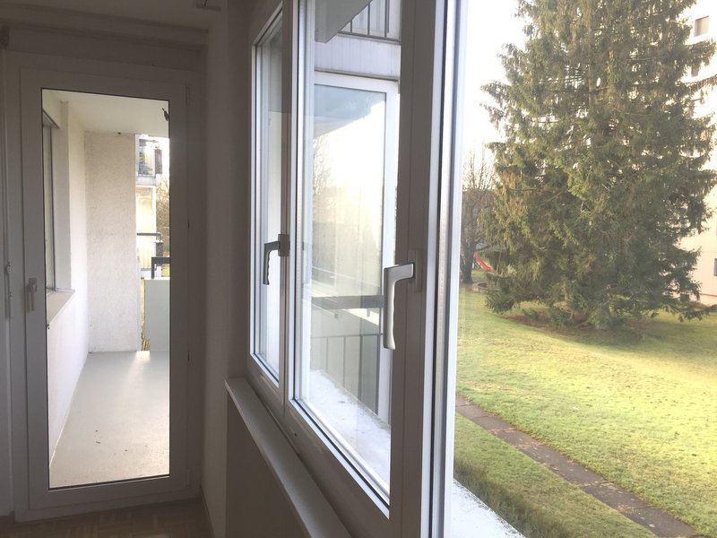 Wohnzimmer und Balkon