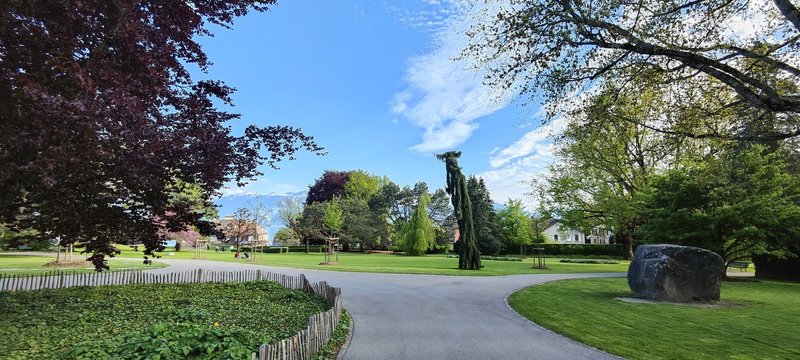 Le magnifique parc Guillemin en face de la ruelle à moins de 50m avec une très belle vue